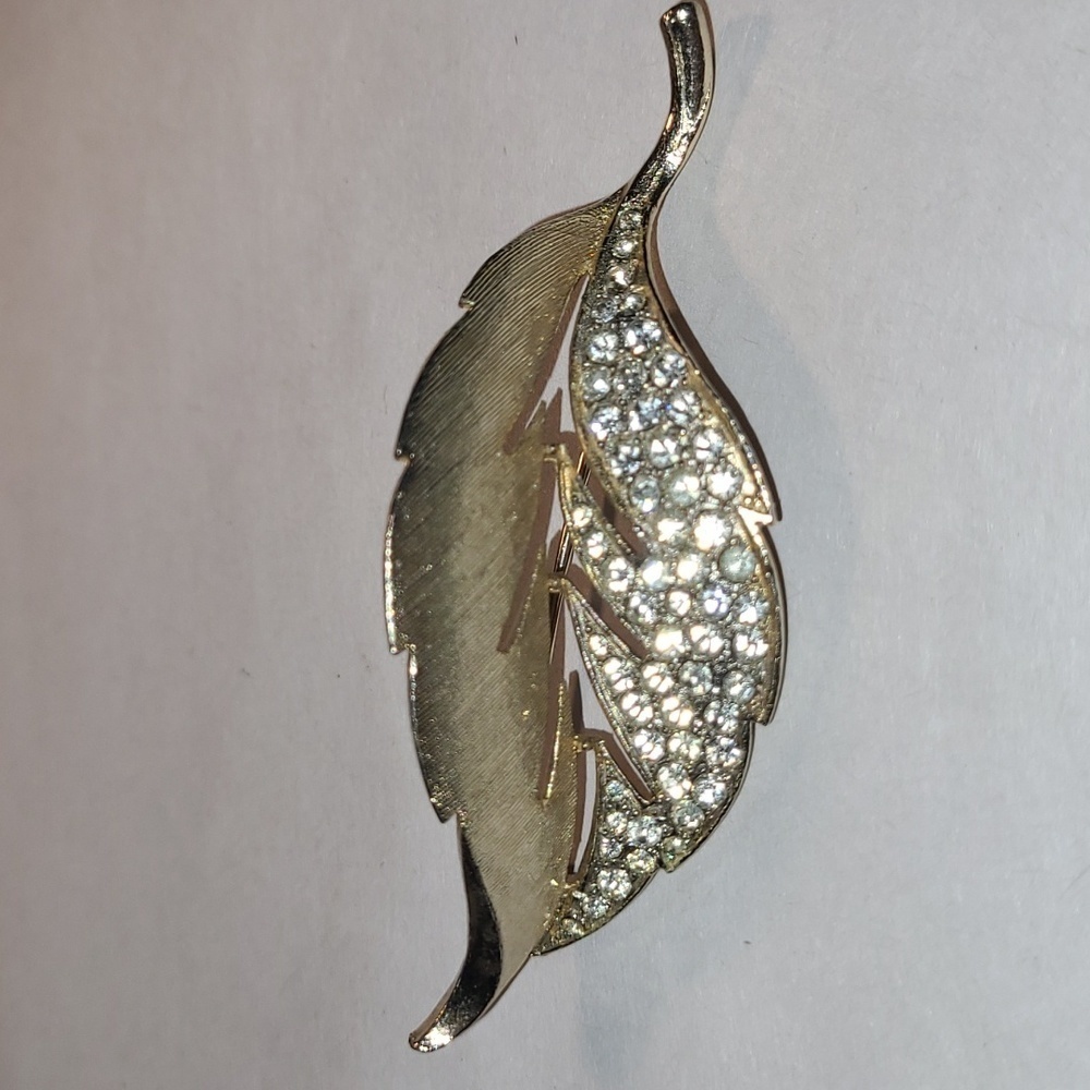 Women's Rhinestones and Gold-tone Leaf Brooch π